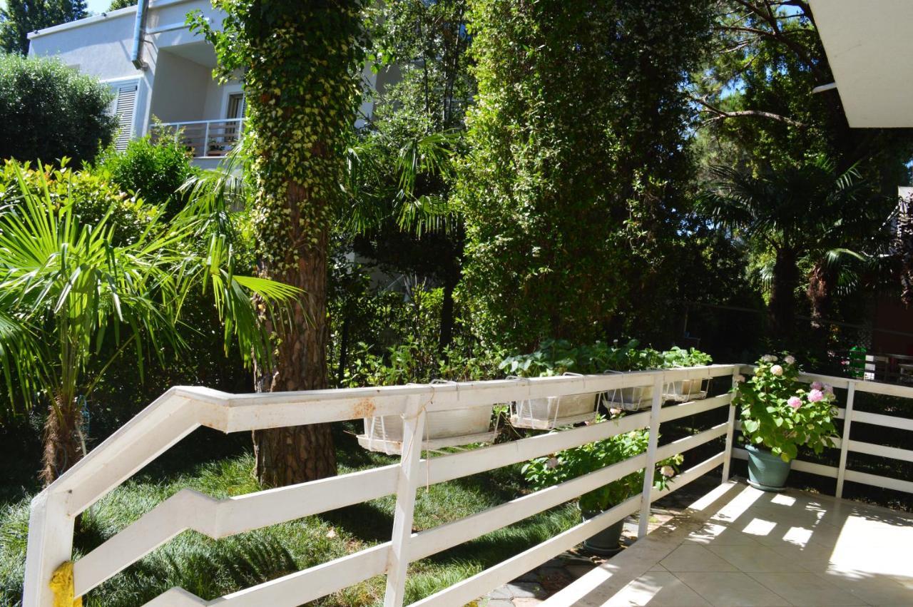 A Cozy Duplex In The Lalzi Bay Villa Durres Exterior photo